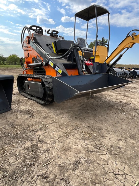 Unused 2025 Landhero Stand On Mini Skidsteer