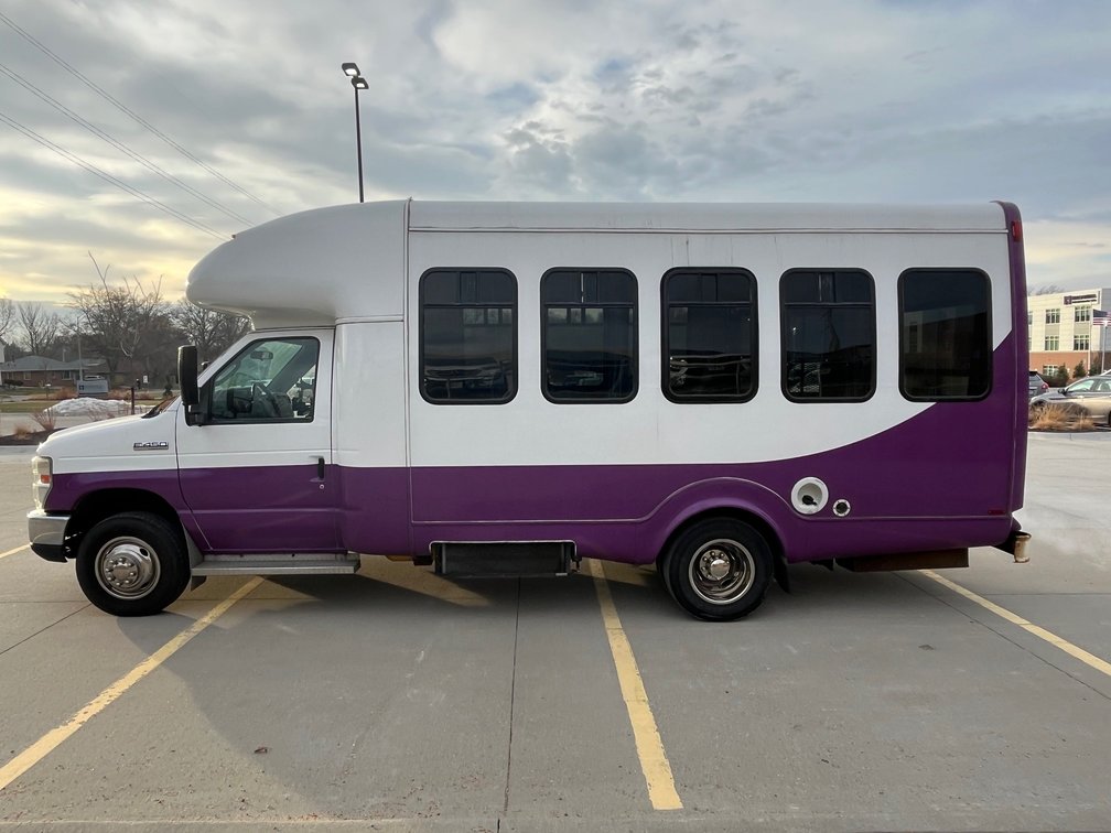 2013 Ford E450