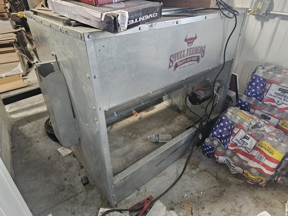 Stull UTV Cake Feeder