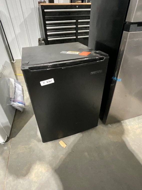 Vissani Mini Fridge - Non running
