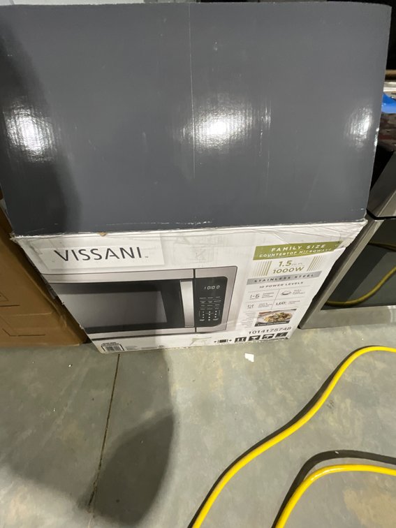 Vissani Family Size Countertop Microwave
