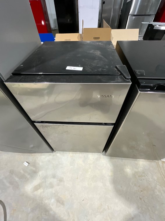 Vissani Mini Fridge/Freezer