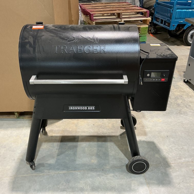 Traeger Ironwood 885 Pellet Smoker/Grill