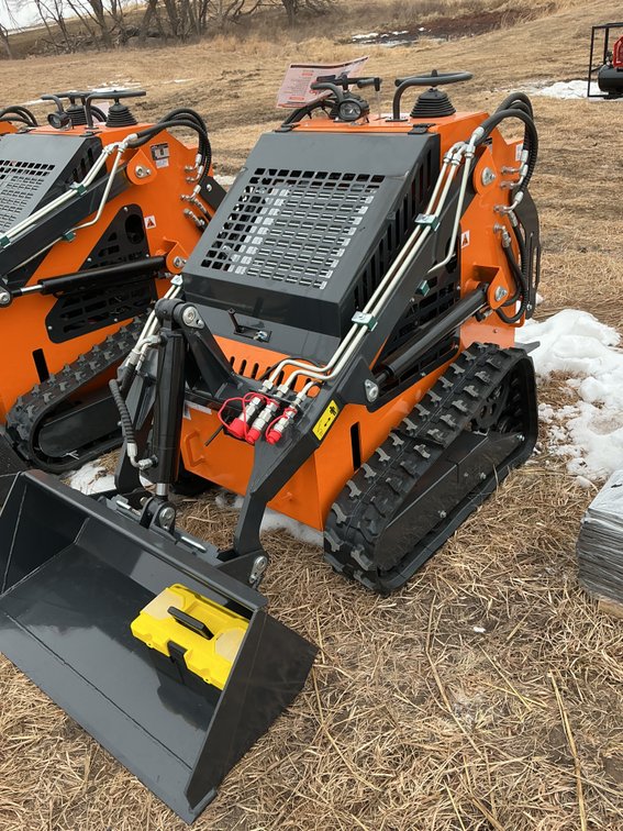 Unused 2025 LandHonor Mini Skidsteer