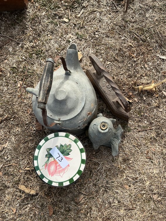 Kettle, Iron, & Contents