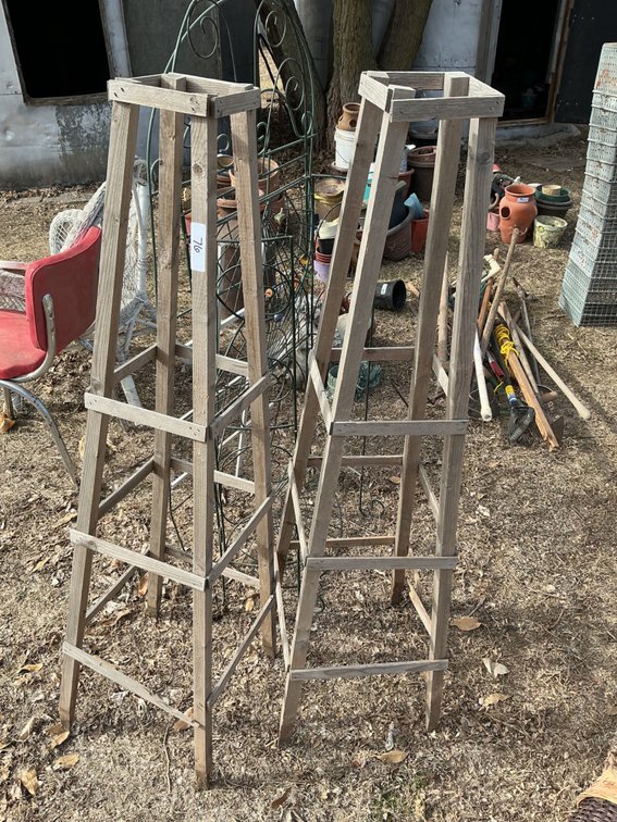 5 Plant Stands
