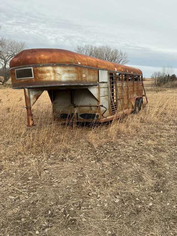 Bull Mobile Gooseneck Stock Trailer