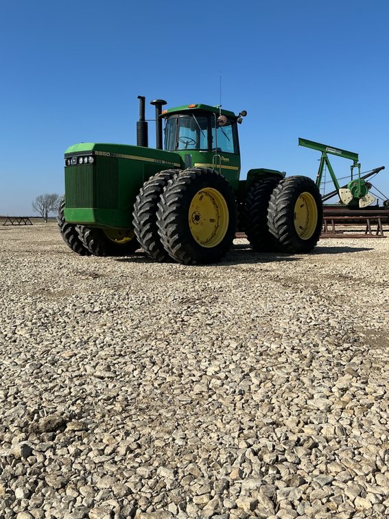 John Deere 8850
