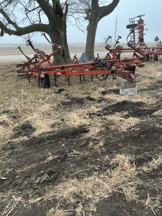 18' International Field Cultivator