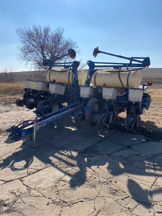 Kinze 3200 12R30" Planter