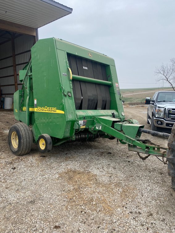 John Deere 567 Round Baler