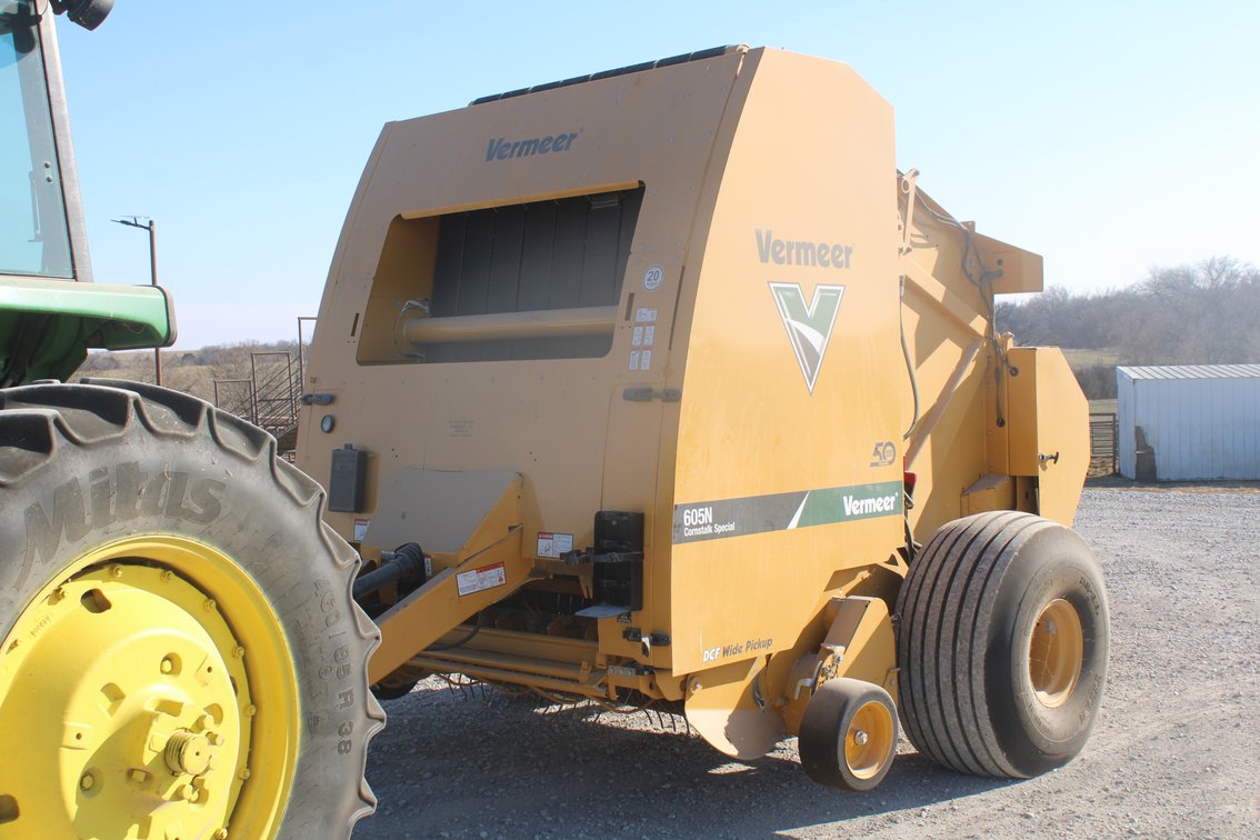 2022 Vermeer 605N Cornstalk Special Baler