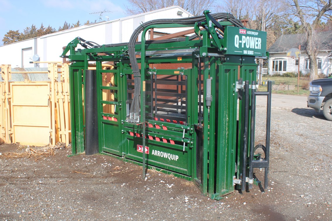 Arrowquip Hydraulic Chute