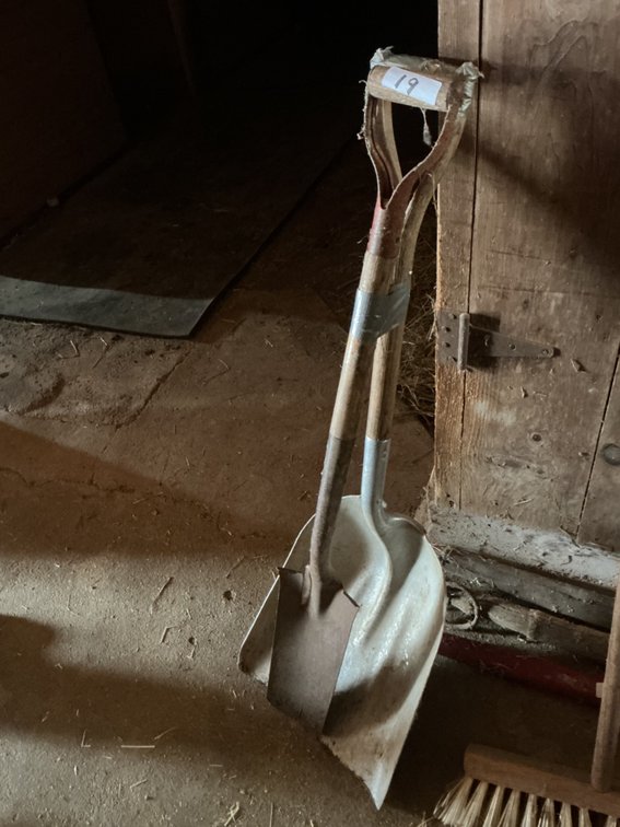 Grain Scoop & Spade Shovel