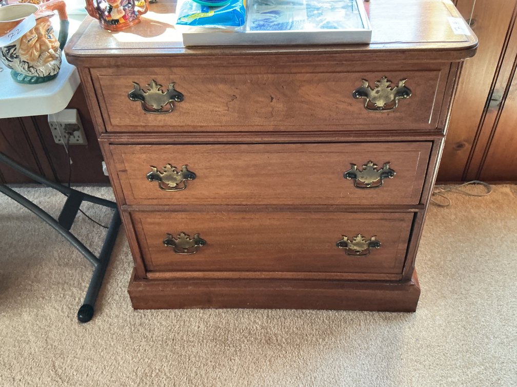 End table with drawers