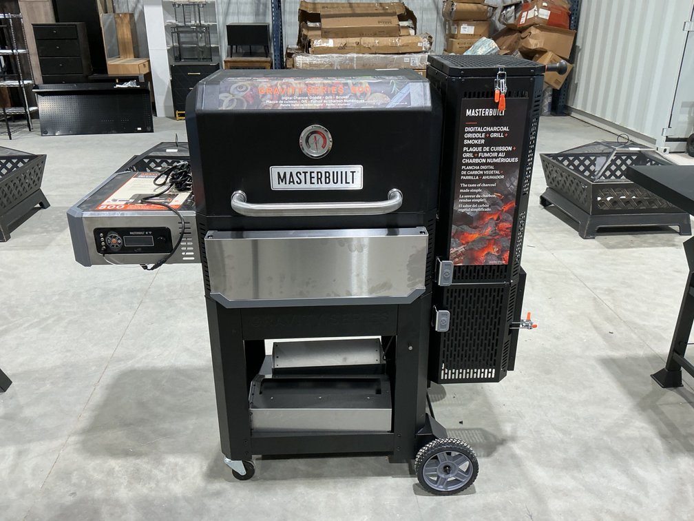 Masterbuilt Gravity Series 800 Digital Charcoal Griddle/Grill/Smoker