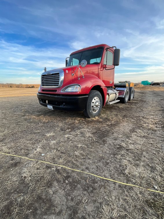 2007 Freightliner Columbia 120