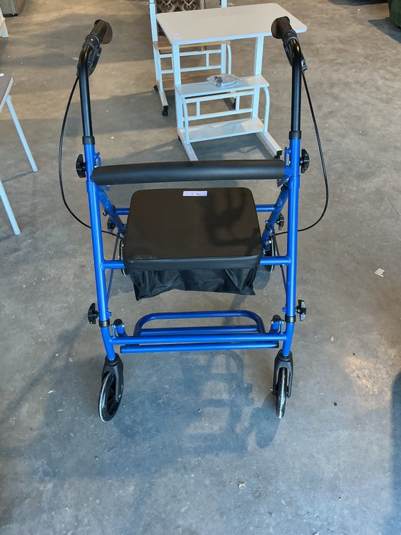 Wheeled Walker with Seat