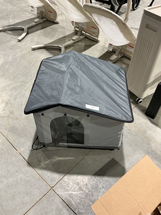 Collapsible Heated Cat House