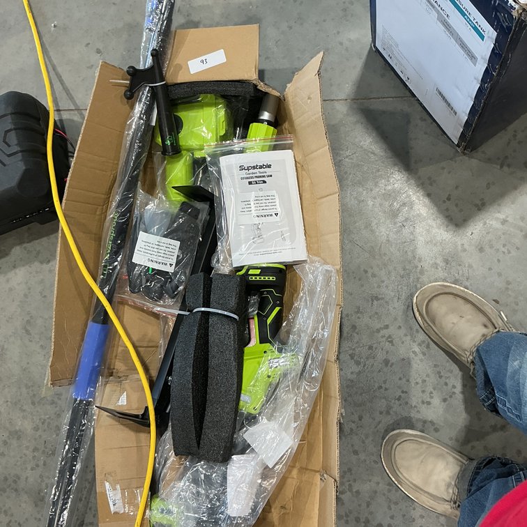 Cordless Pruning Saw