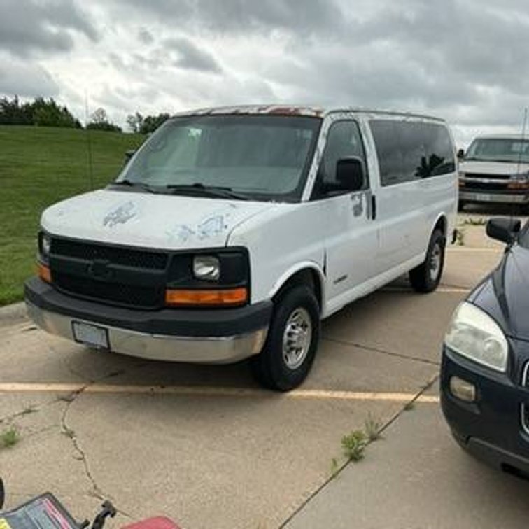 2004 Chevrolet Express Van 3500