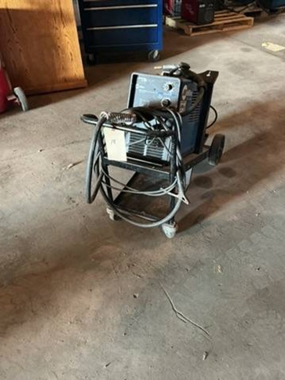 Miller Millermatic 172 Challenger on Cart, No Power Cord or Tank