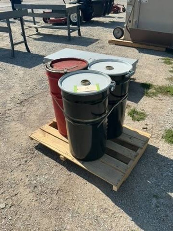3 Empty Barrels With Lids and Bungs