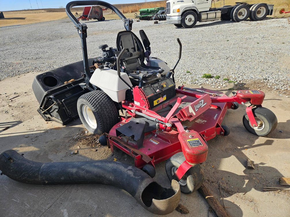 Exmark Lazer Z Mower with Bagger and 72" Deck, Model # LZ26KC724