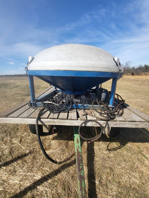 Blu-Jet Dual Placement Fertilizer Tank With Frame and Controls