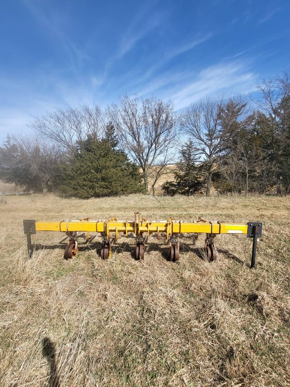 Buffalo Tool Bar with 5x7 Setup, Hiller Wings, and Extra Parts