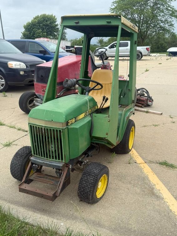 John Deere 318 Utility Tractor, Non-Running, Needs Work