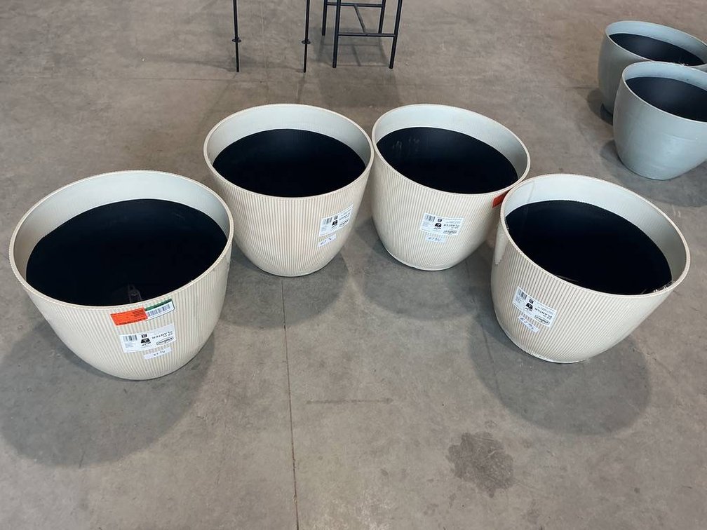 4 Vigoro 22-Inch Flower Planters