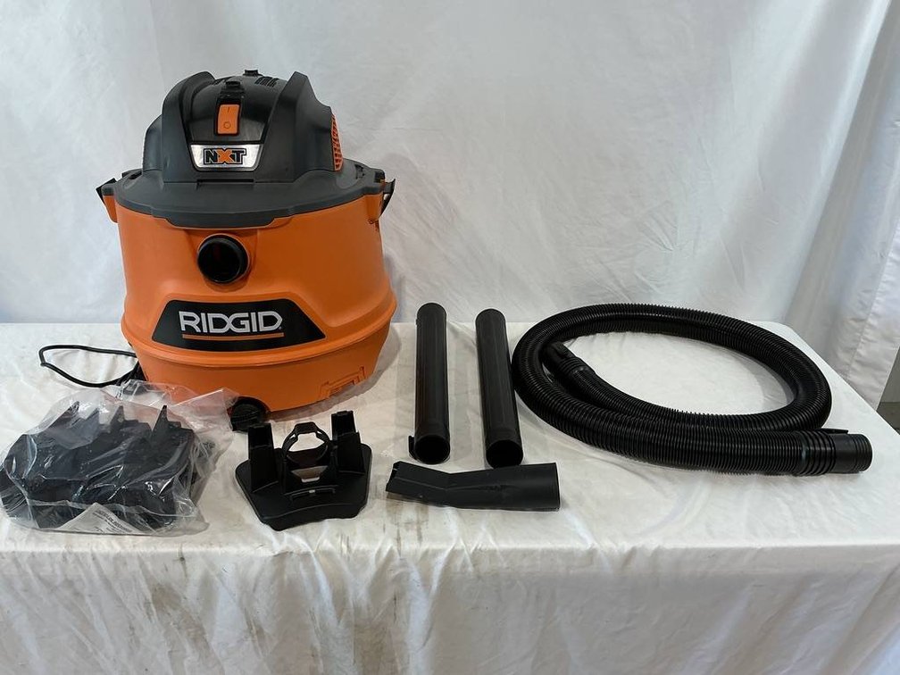 Rigid Wet/Dry Vac 14gal 6 Peak HP with Accessories