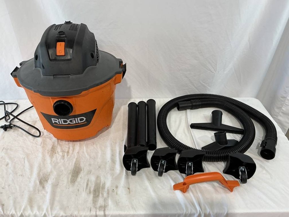 Rigid Wet/Dry Vac, 9-Gallon, 4.25 Peak HP