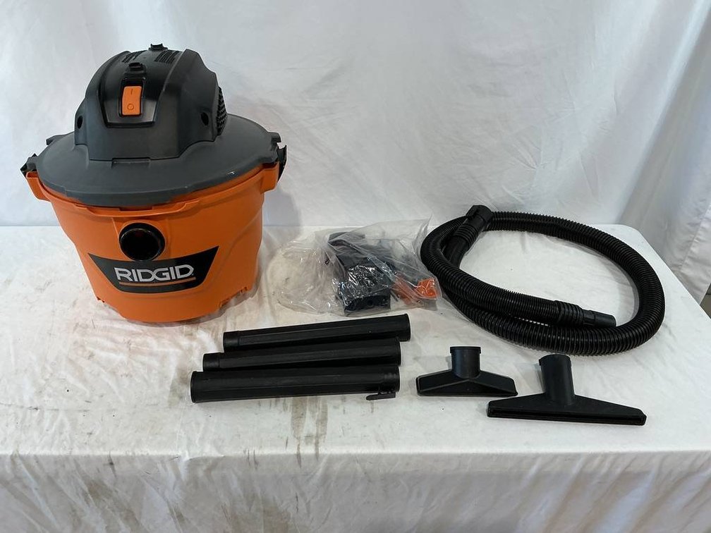 Rigid Wet/Dry Vac 9gal, 4.25 Peak HP with Accessories