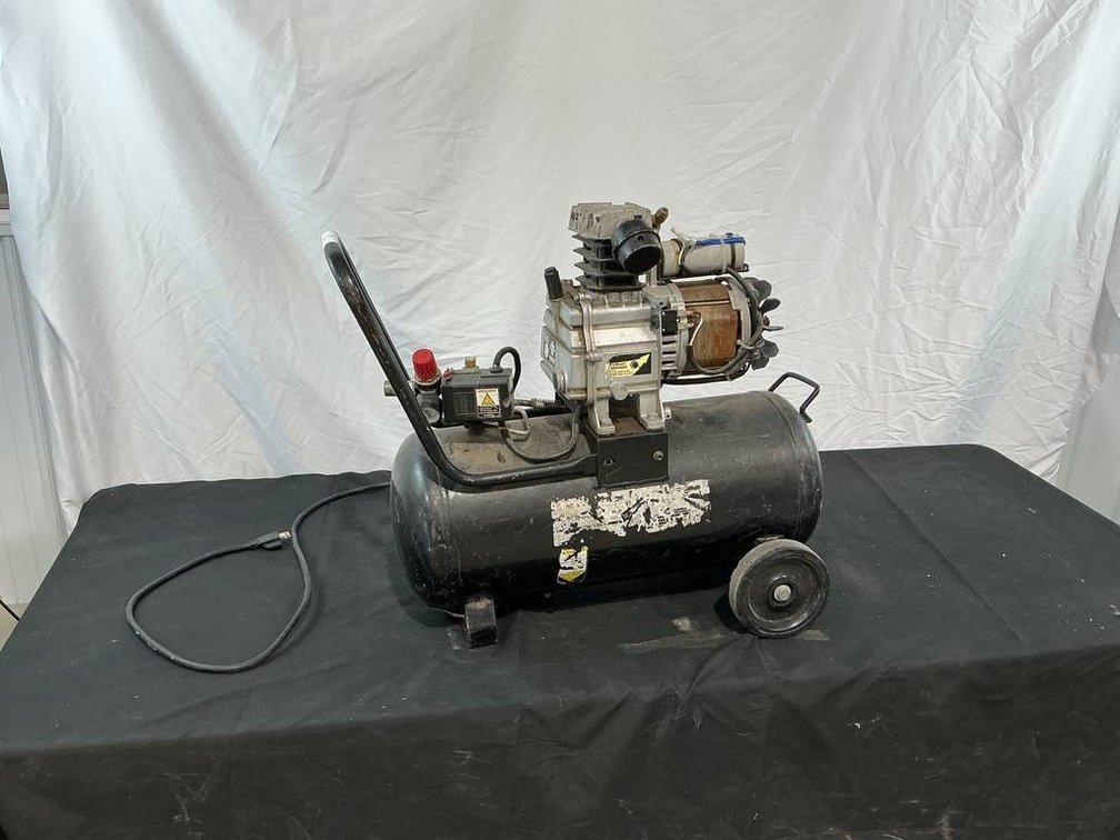 Central Pneumatic 10 Gallon Air Compressor
