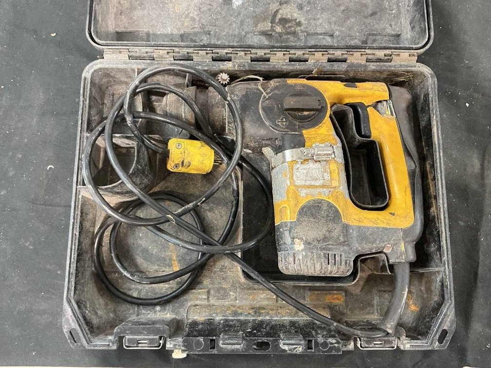 DeWalt SDS Hammer Drill Model D25D03