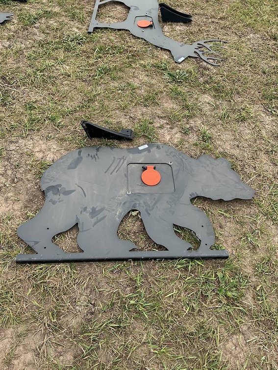 Unused Pabreak Stand-Up Bear Target with Painted Vital Flapper