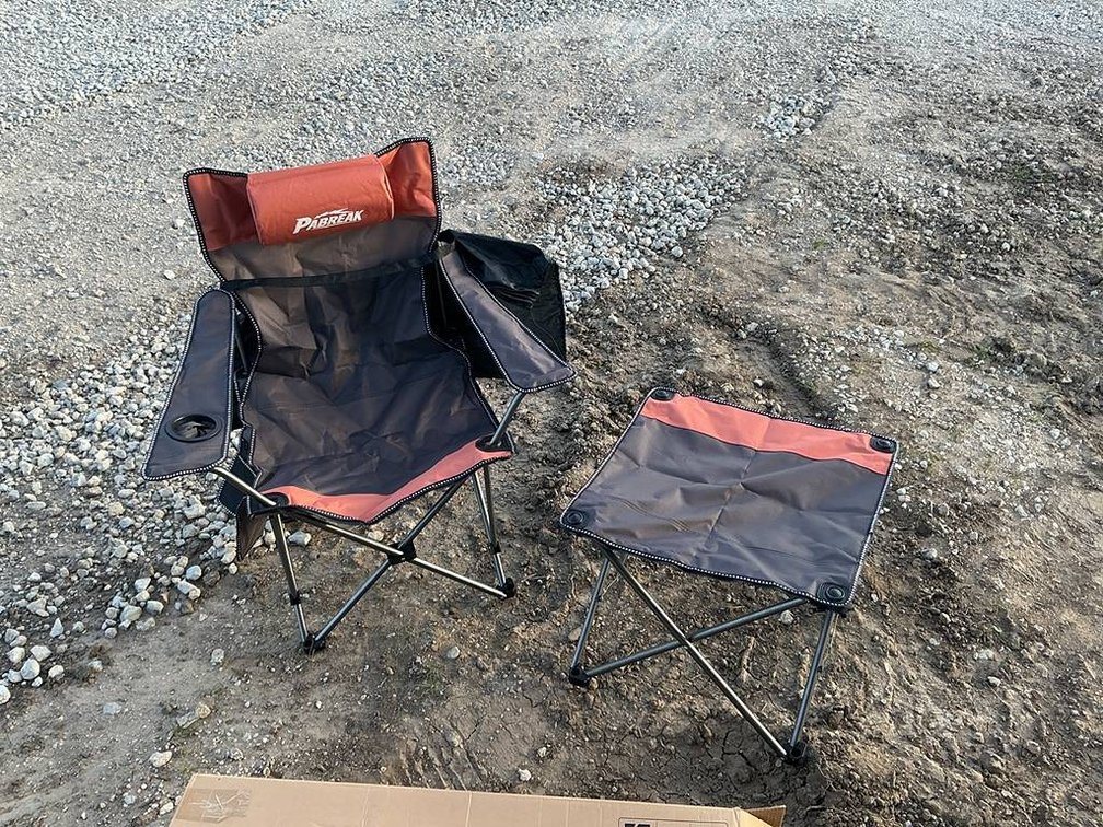 Unused Pabreak Collapsible Camping Chair with Collapsible Footrest