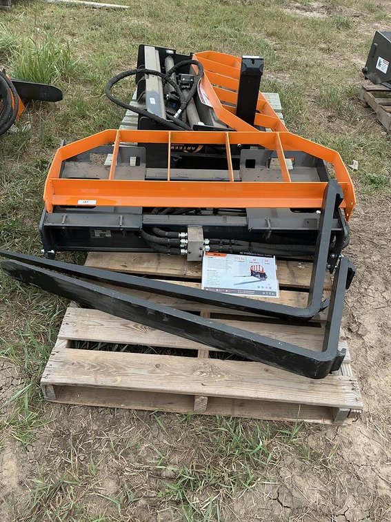 Unused ARTEER 48" Hydraulic Pallet Forks