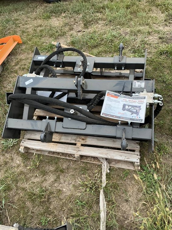Unused ARTEER Skid Steer 3 PT Hitch Adapter