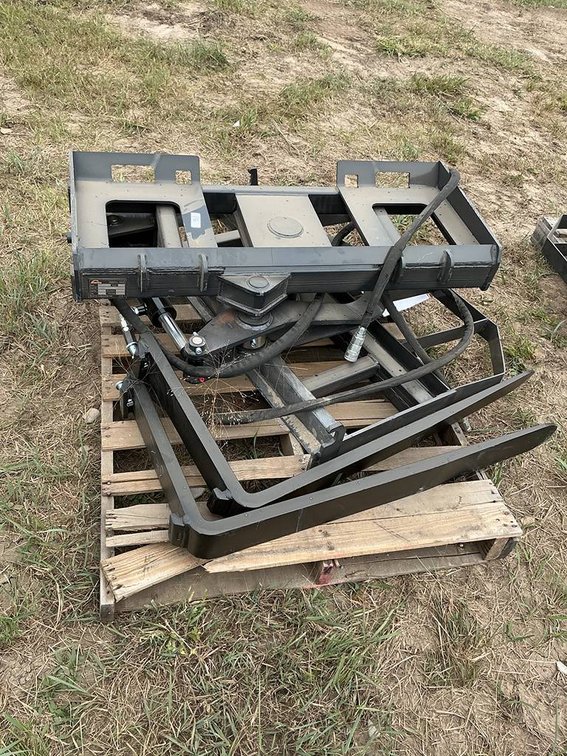 Unused ARTEER Rotating Hydraulic Pallet Forks