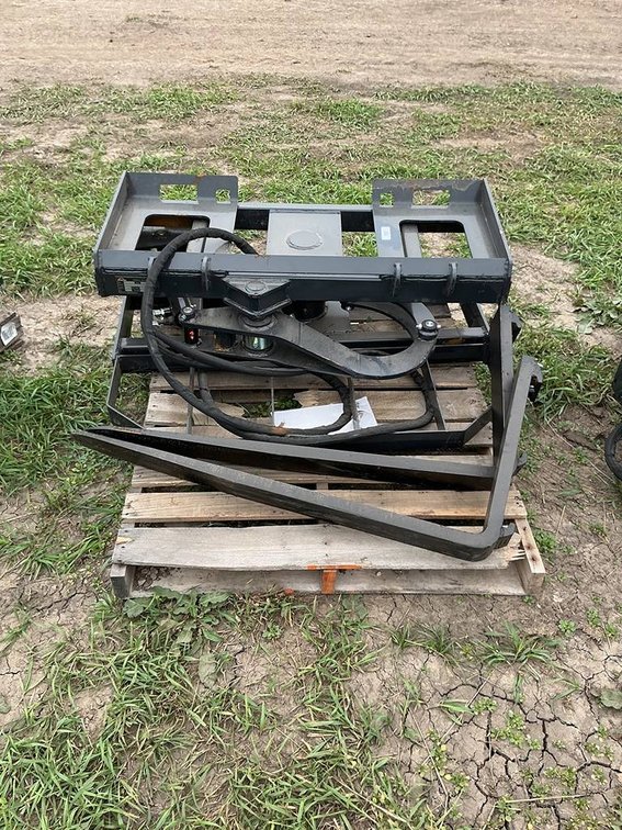 Unused ARTEER Rotating Hydraulic Pallet Forks