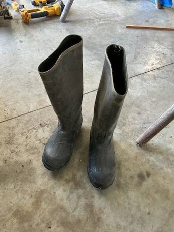 Size 8 Rubber Boots