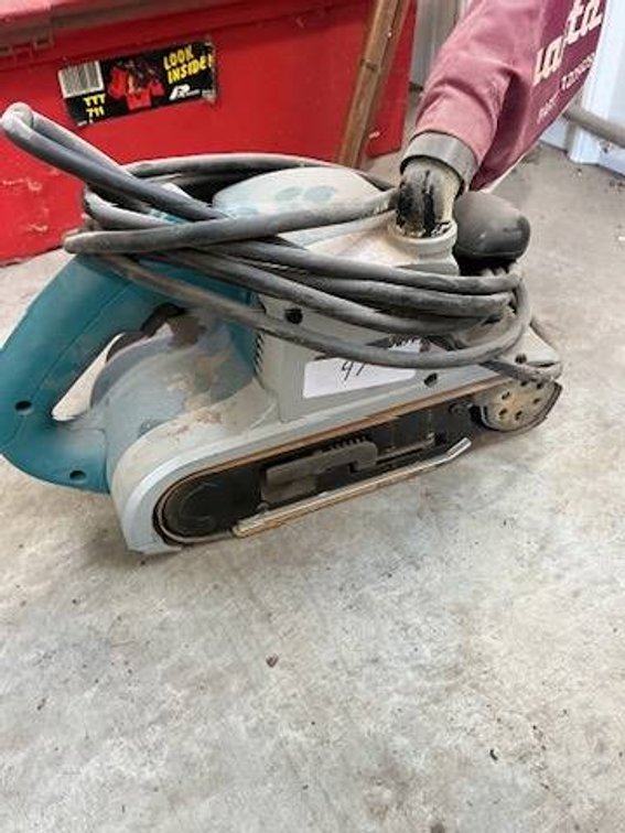 Makita Hand Sander