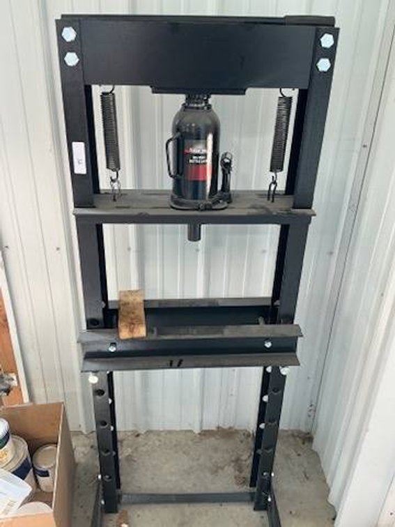 IronTon 20 Ton Manual Hydraulic Press