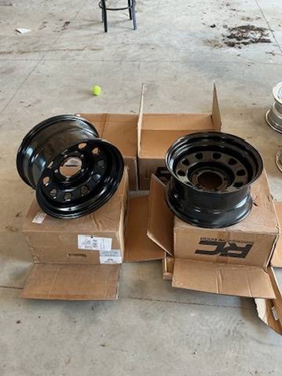 4 - Rough Country 15x8 5x5.5 Rims