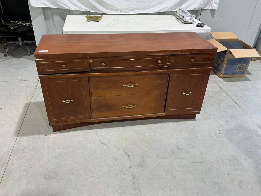 Long Dresser