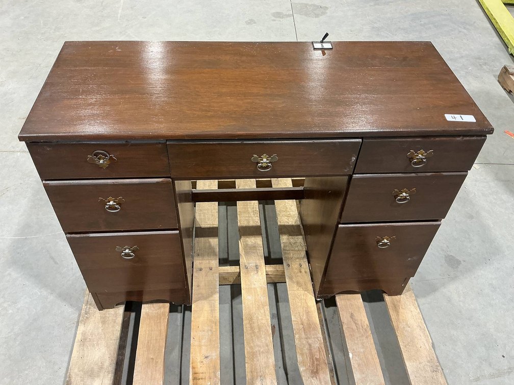 7 Drawer Desk