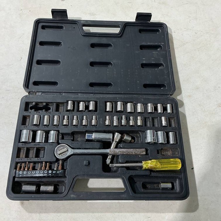 60 Piece Automotive Tool Set